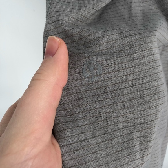 LULULEMON 105 F Singlet Tank Racerback Scallop Trim Heathered Grey Light Luon - Picture 5 of 6